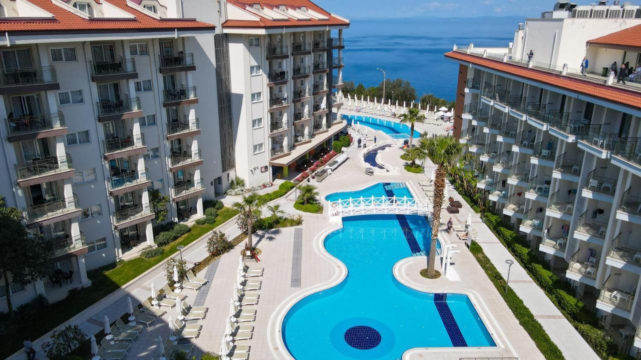 Ramada Hotel & Suites By Wyndham Kusadasi Exterior photo