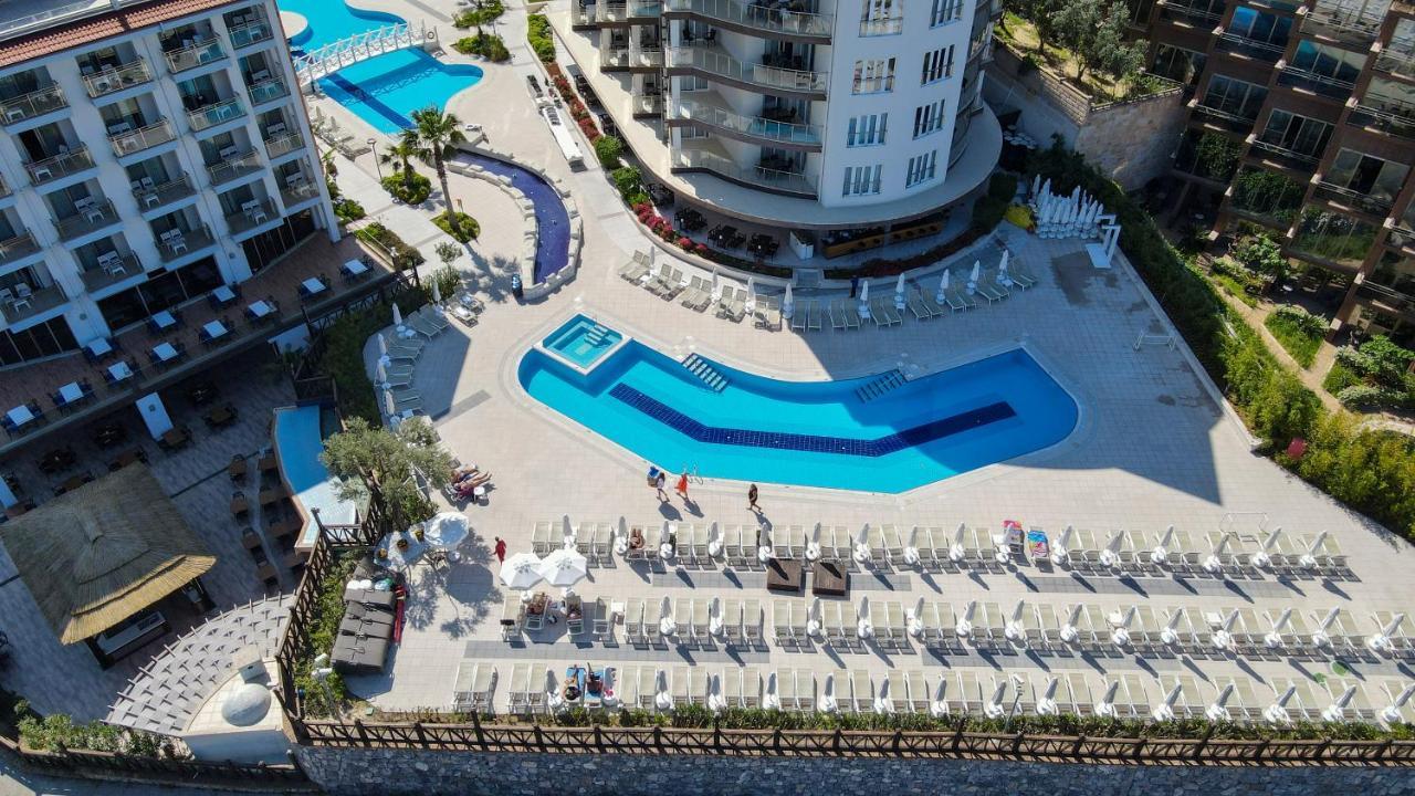 Ramada Hotel & Suites By Wyndham Kusadasi Exterior photo